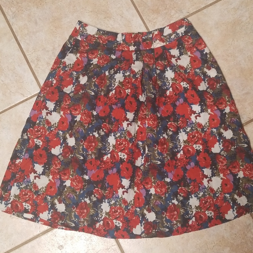Floral print skirt